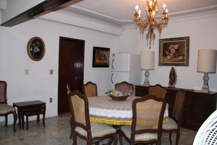 amplia-casa-a-la-venta-en-la-calma-zapopan15-2988