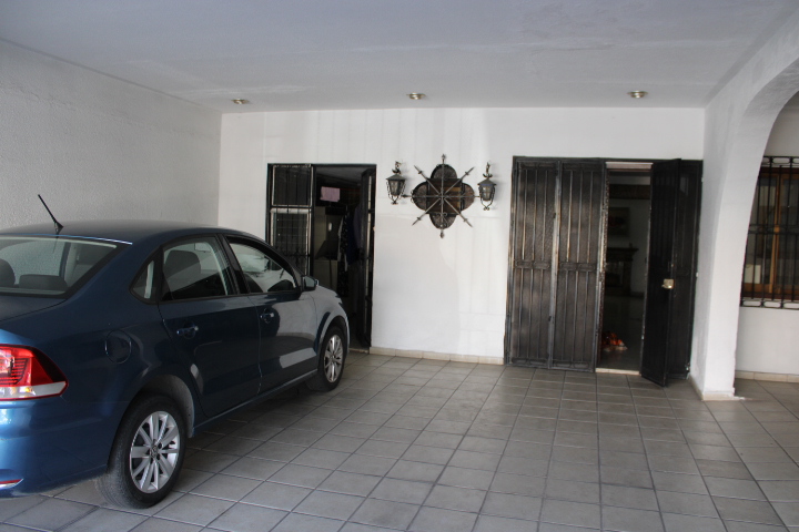 amplia-casa-a-la-venta-en-la-calma-zapopan5-2988