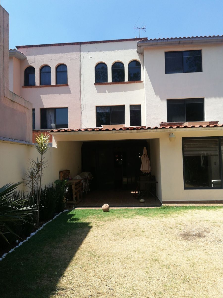 Amplia casa en Pedregal de Tepepan