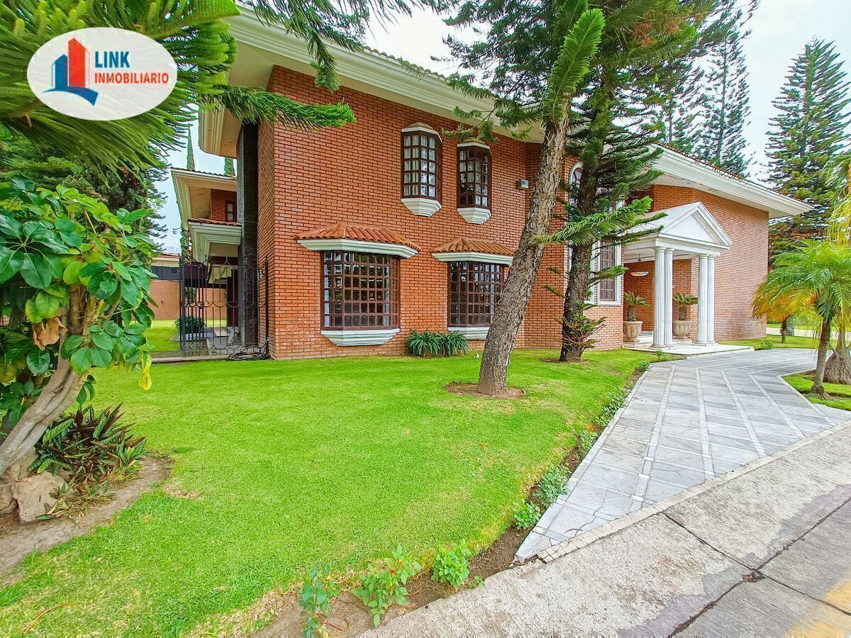 amplia-casa-en-venta-en-club-de-golf-santa-anita2-11573