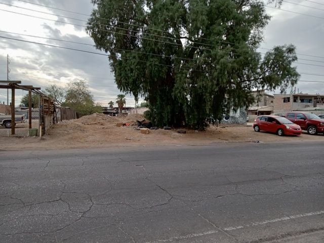 Amplio Terreno comercial en la col. Orizaba en Mexicali con todos los servicios