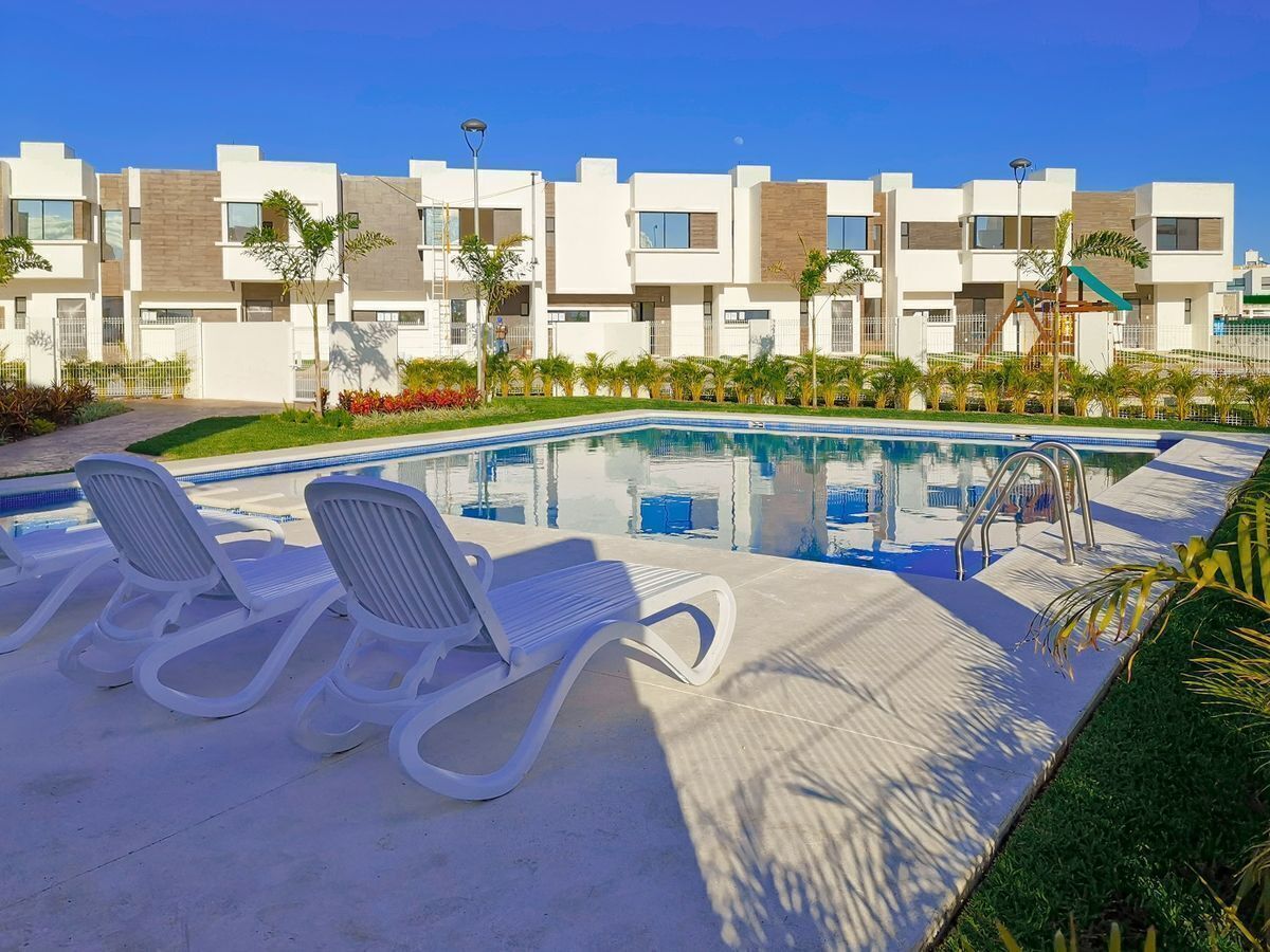 casa--3-recmaras--av-135-polgono-sur--alberca--seguridad--privada-luna34-34998