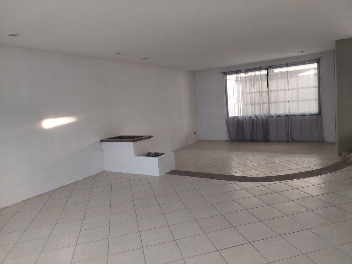 casa-amplia-en-venta-cerca-al-periferico3-24923