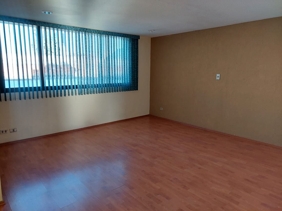 casa-amplia-en-venta-cerca-al-periferico5-24923