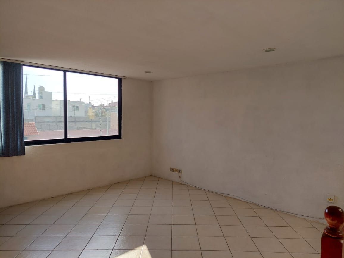 casa-amplia-en-venta-cerca-al-periferico8-24923