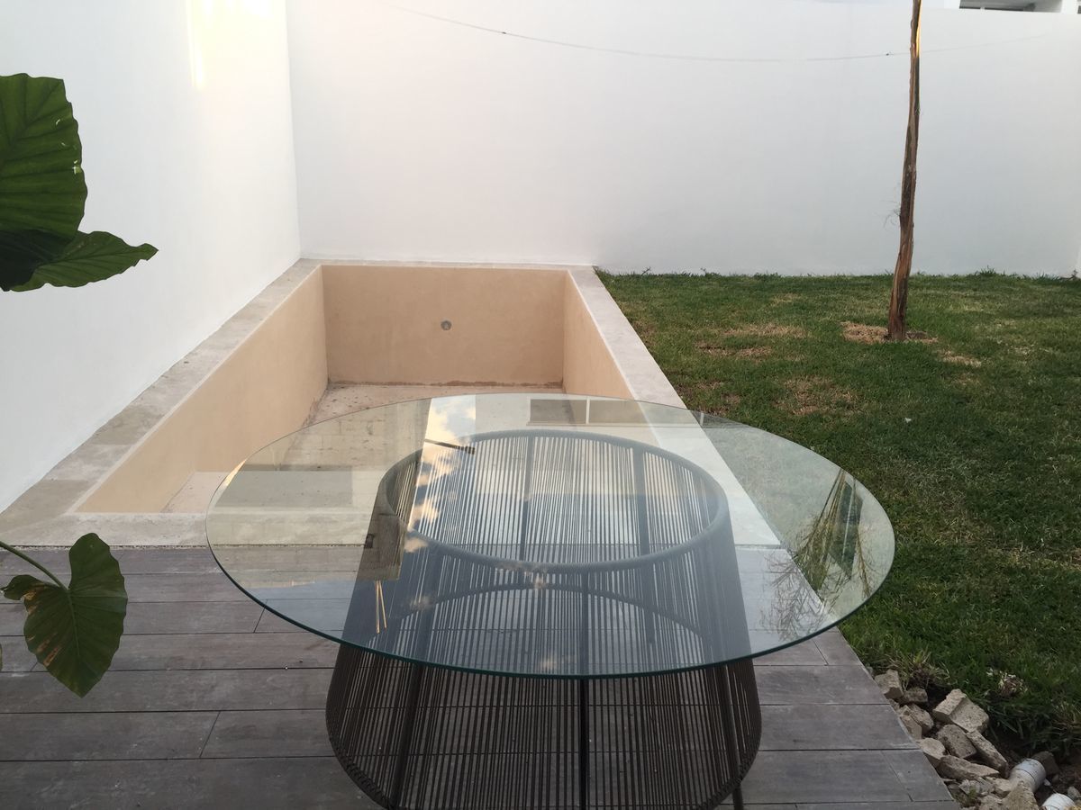 casa-con-alberca-en-venta-dentro-de-privada-en-xcanatn-zona-norte-merida11-32234