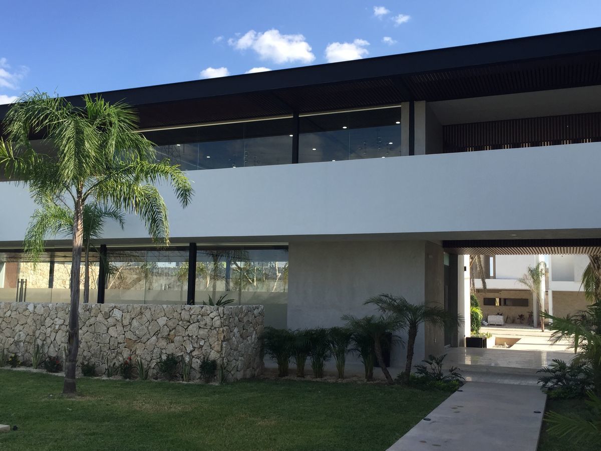 casa-con-alberca-en-venta-dentro-de-privada-en-xcanatn-zona-norte-merida28-32234