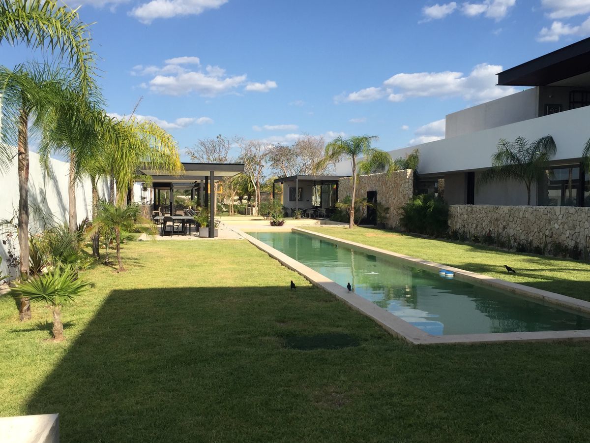 casa-con-alberca-en-venta-dentro-de-privada-en-xcanatn-zona-norte-merida31-32234