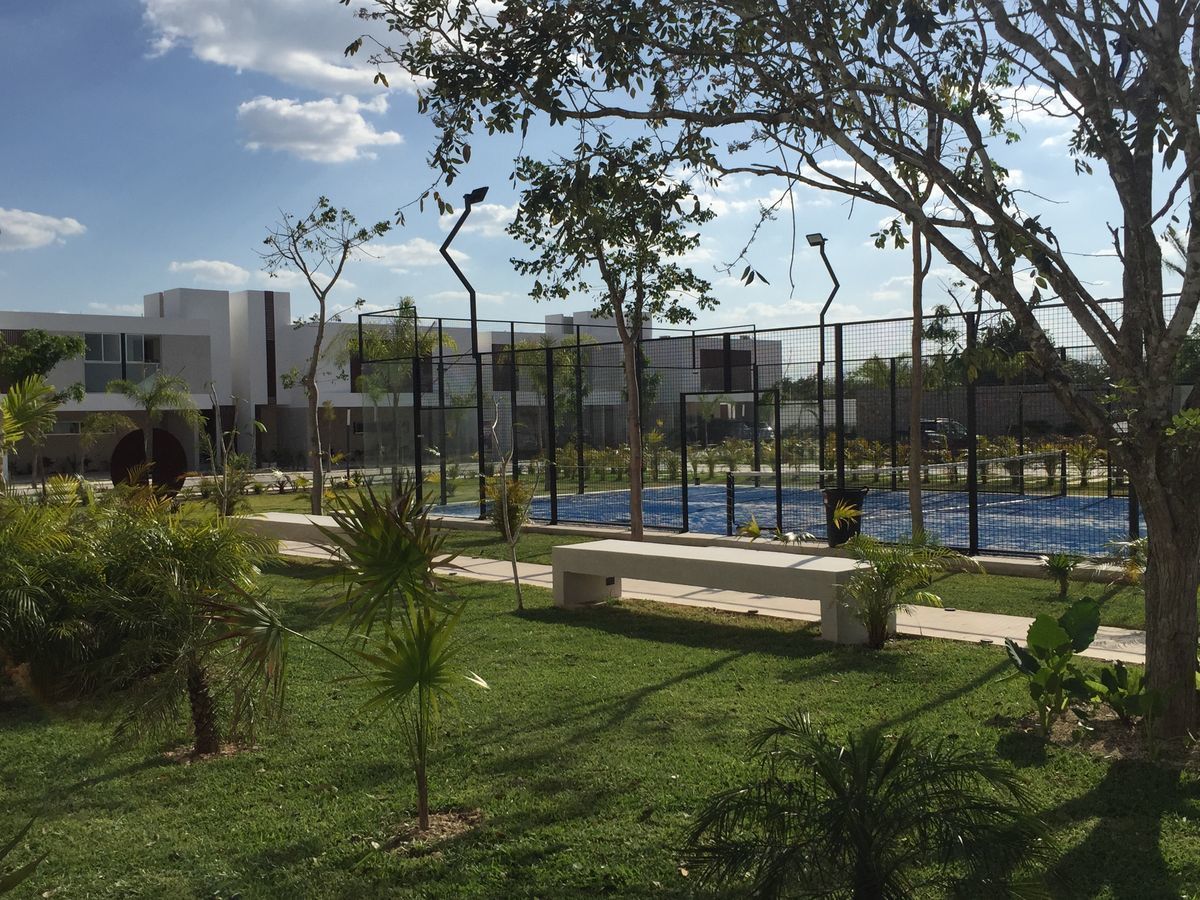 casa-con-alberca-en-venta-dentro-de-privada-en-xcanatn-zona-norte-merida32-32234