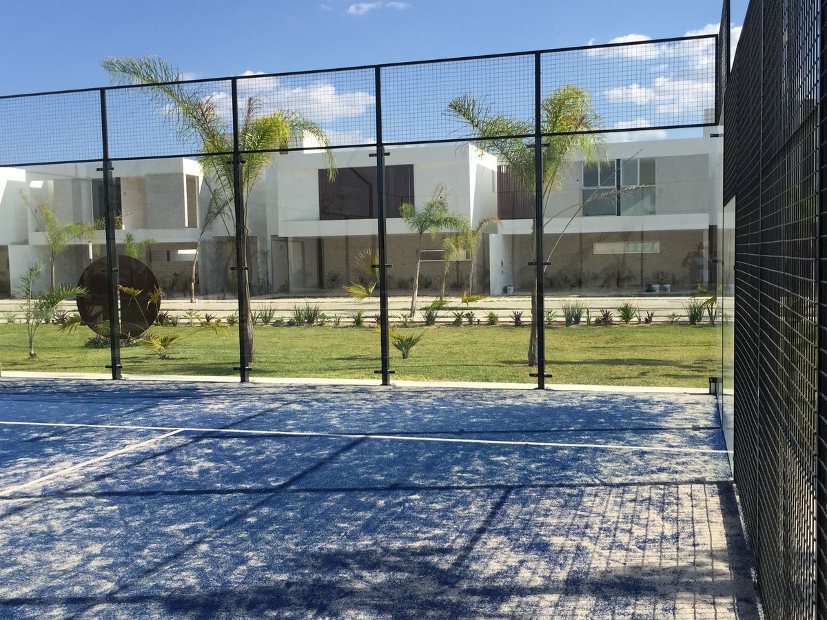 casa-con-alberca-en-venta-dentro-de-privada-en-xcanatn-zona-norte-merida34-32234