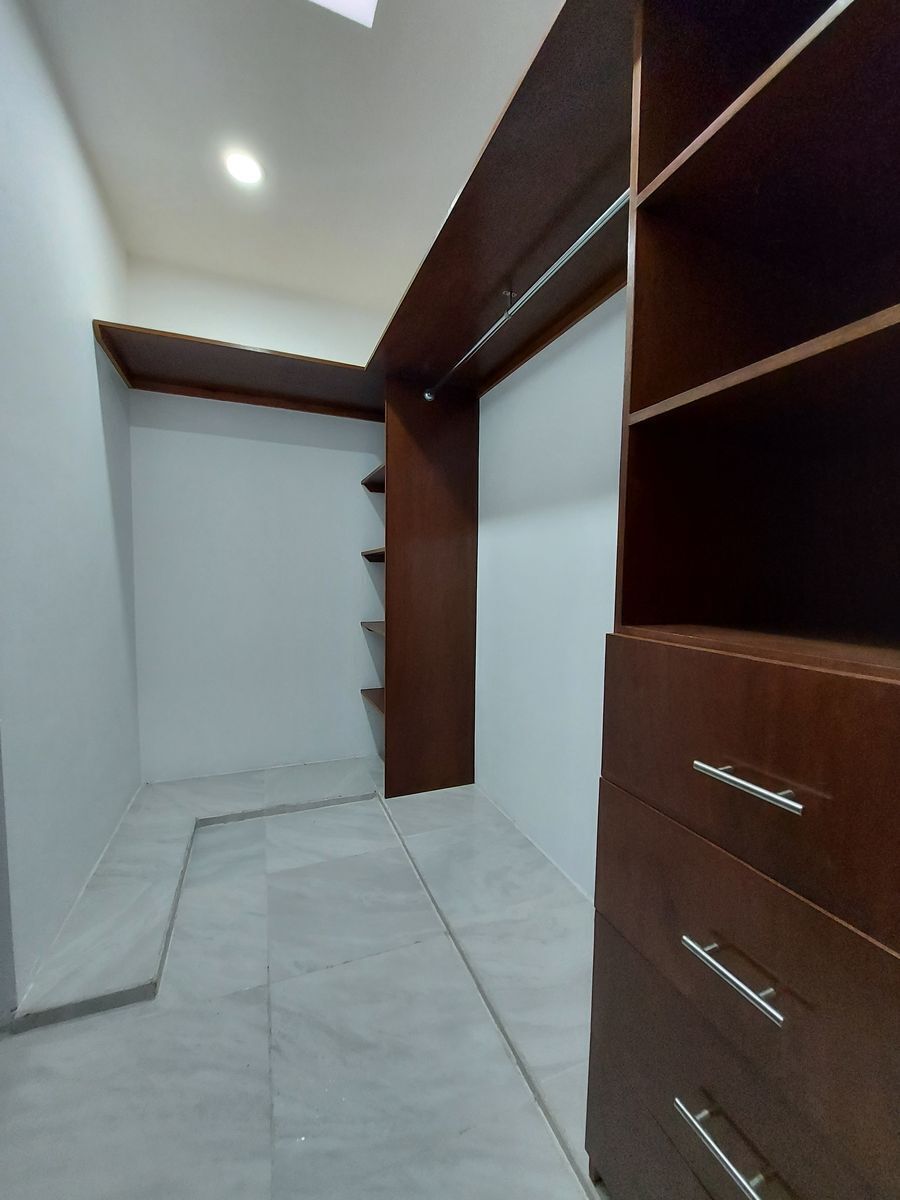 casa-con-habitacin-principal-abajo-en-residencial-esmeralda-norte-en-colima12-23361