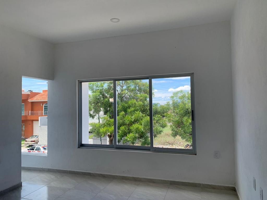 casa-con-habitacin-principal-abajo-en-residencial-esmeralda-norte-en-colima15-23361