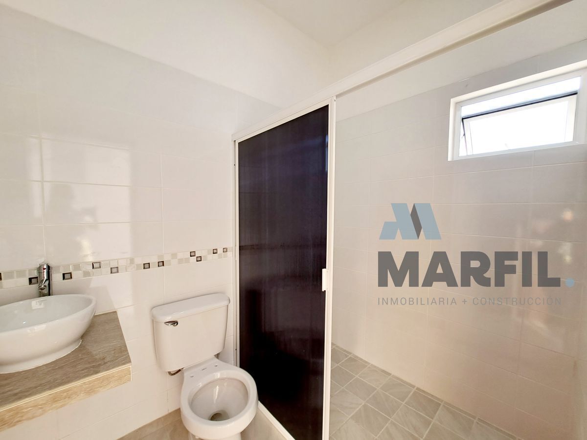 casa-con-habitacin-principal-abajo-en-residencial-esmeralda-norte-en-colima27-23361