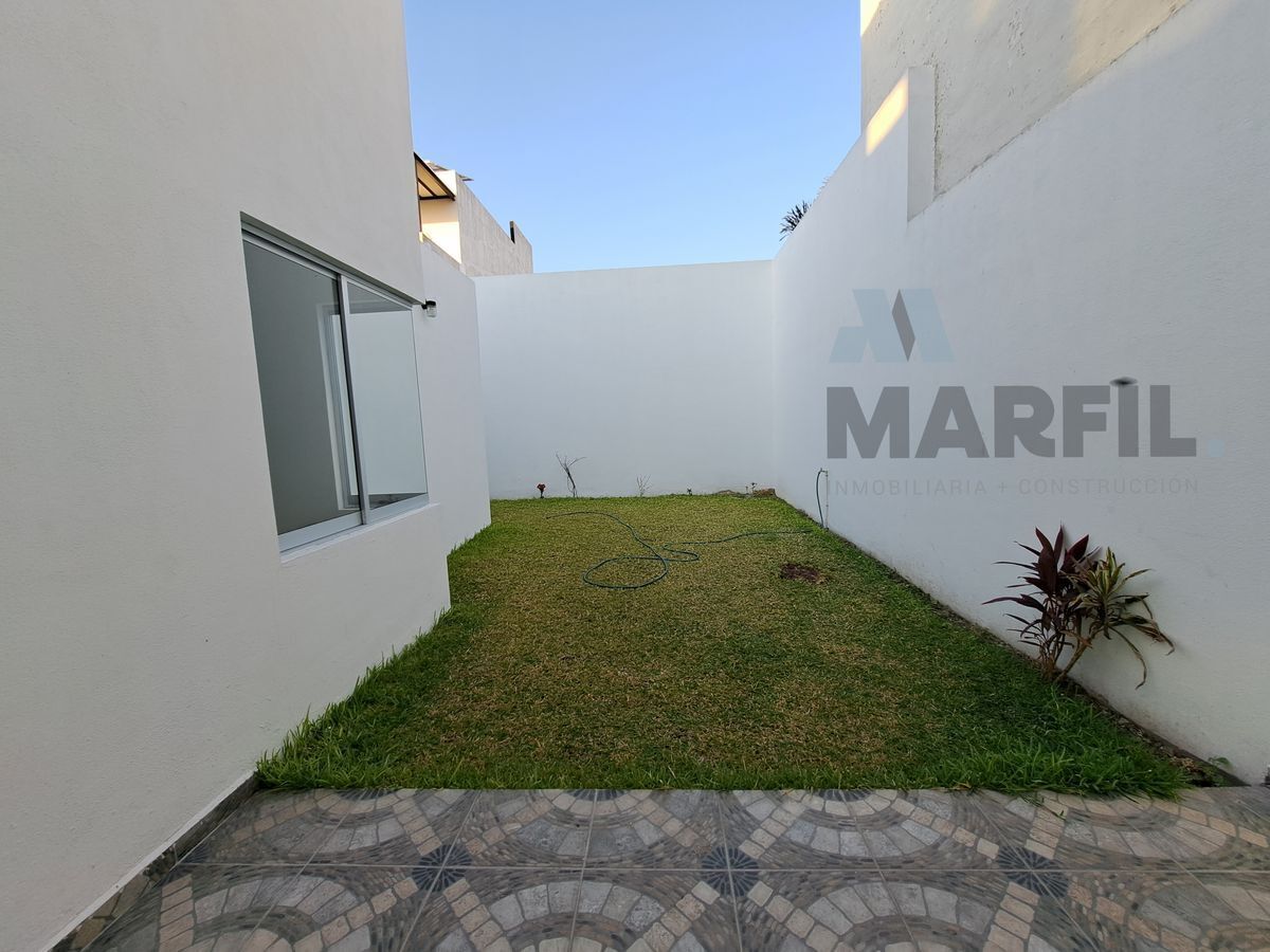 casa-con-habitacin-principal-abajo-en-residencial-esmeralda-norte-en-colima32-23361