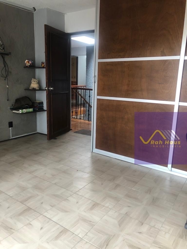 casa-con-muy-buenos-espacios-y-calle-cerrada-con-seguridad-en-viveros-de-la-loma15-25860