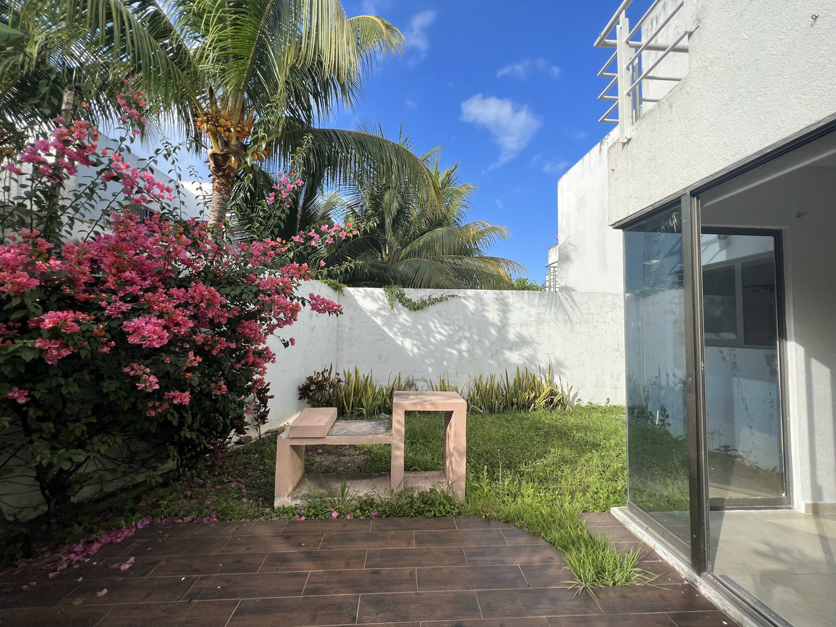 casa-de-3-recmaras-con-rooftop-en-venta-en-playa-del-carmen-frac-bali22-33630
