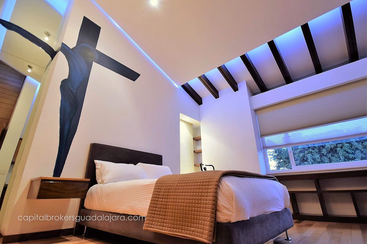 casa-de-lujo-en-el-coto-santa-fe-en-valle-real-alberca39-26798