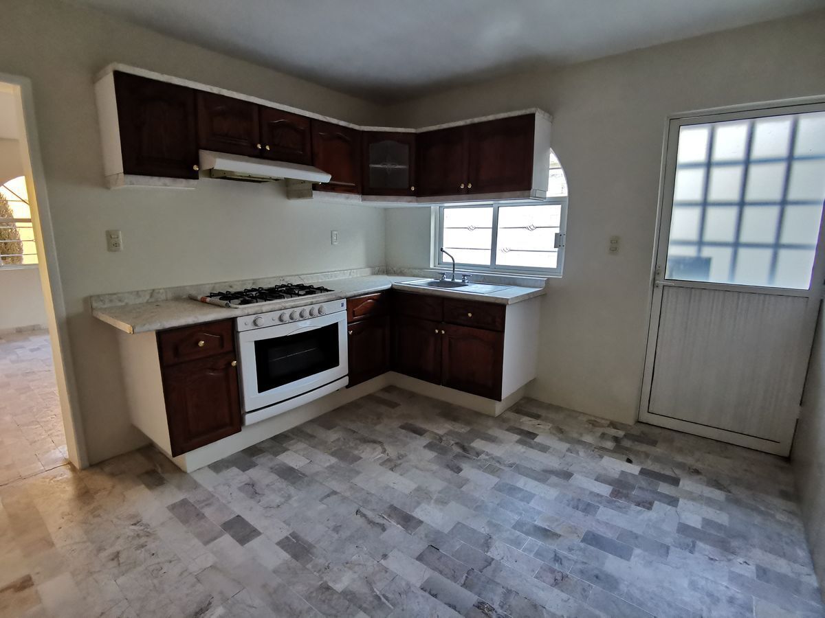 casa-de-una-planta-en-renta-en-campestre-italiana8-20480