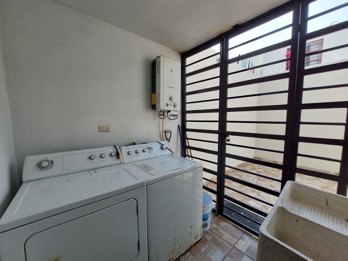 casa-en--renta--para-ejecutivo-en-santa-luz--escobedo-nl16-36175