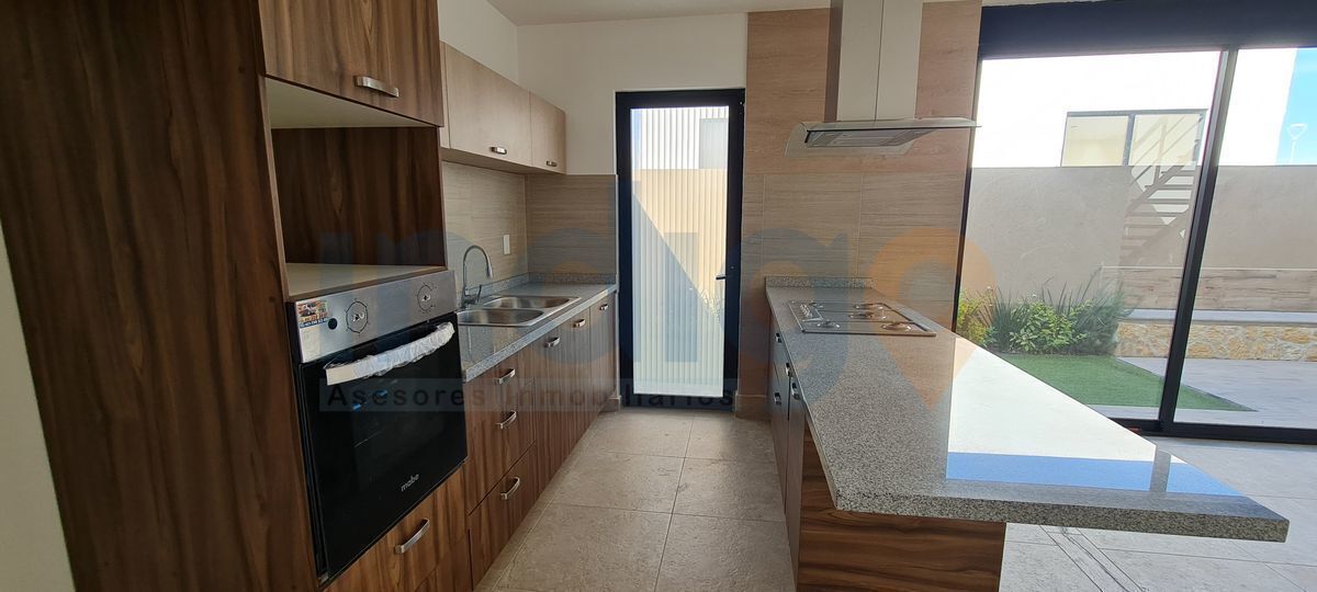 casa-en--venta--en-zibata-privada-acacia-excelentes-acabados4-36054