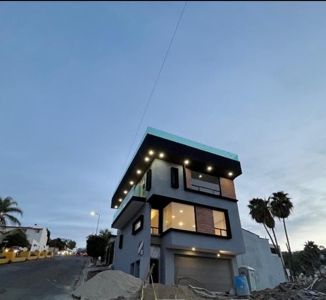 CASA EN COLINAS DE AGUA CALIENTE, 3 NIVELES + ROOF GARDEN