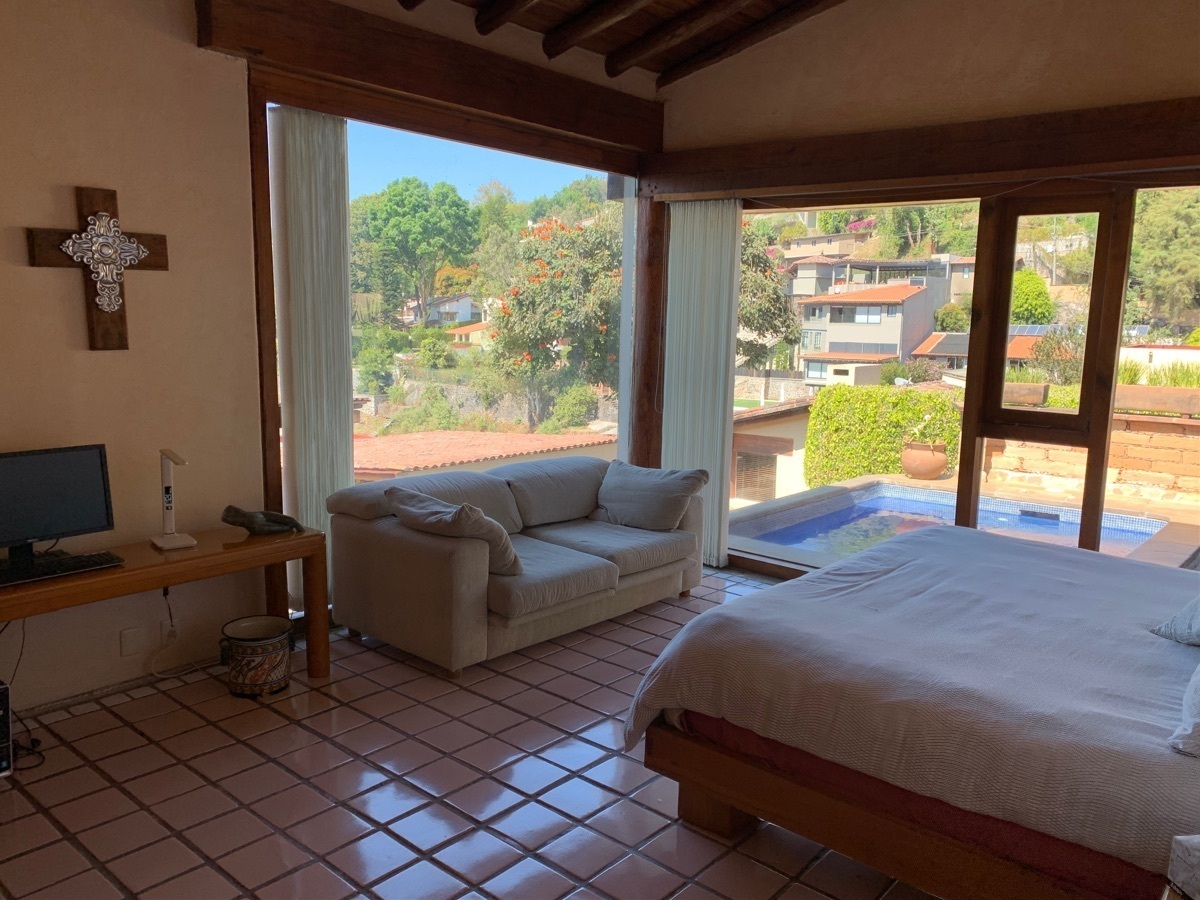 casa-en-condominio-en-valle-de-bravo-con-acceso-al-lago-y-muelle5-21490