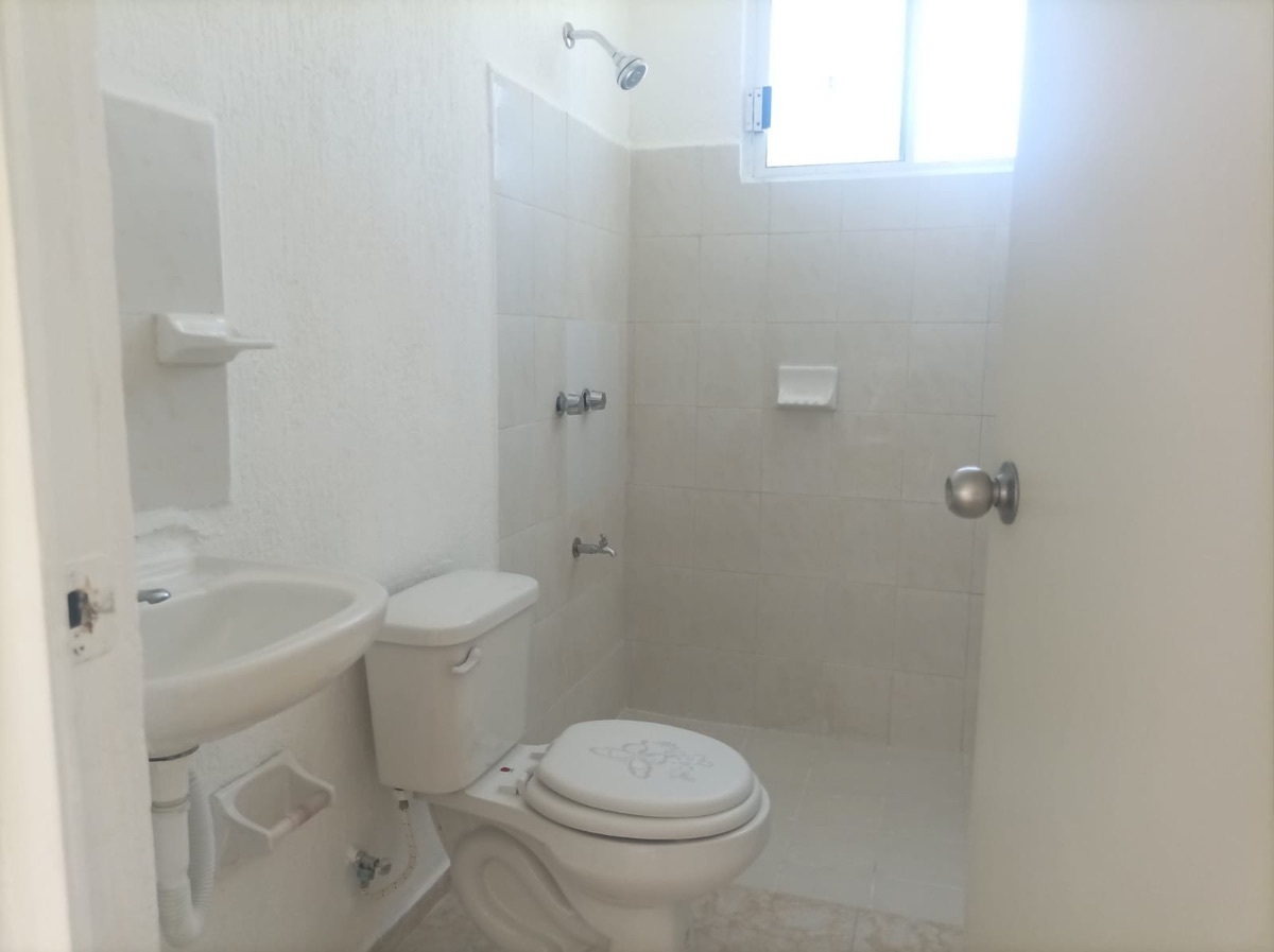 casa-en-esquina-en-fracc-las-amricas2-32955