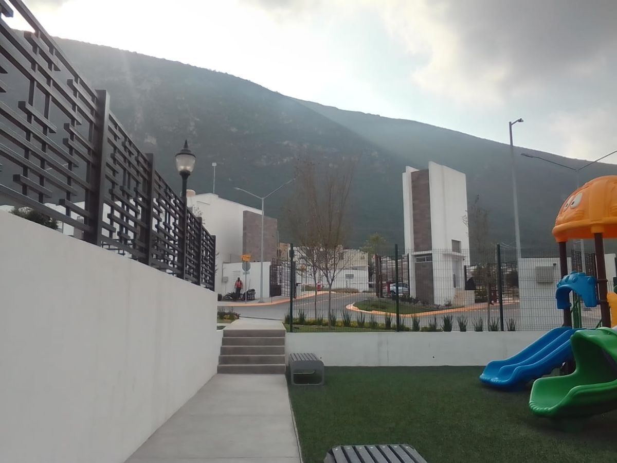 casa-en-renta--zona-mirasur--fraccionamiento-brianzzas-escobedo-nl25-27679