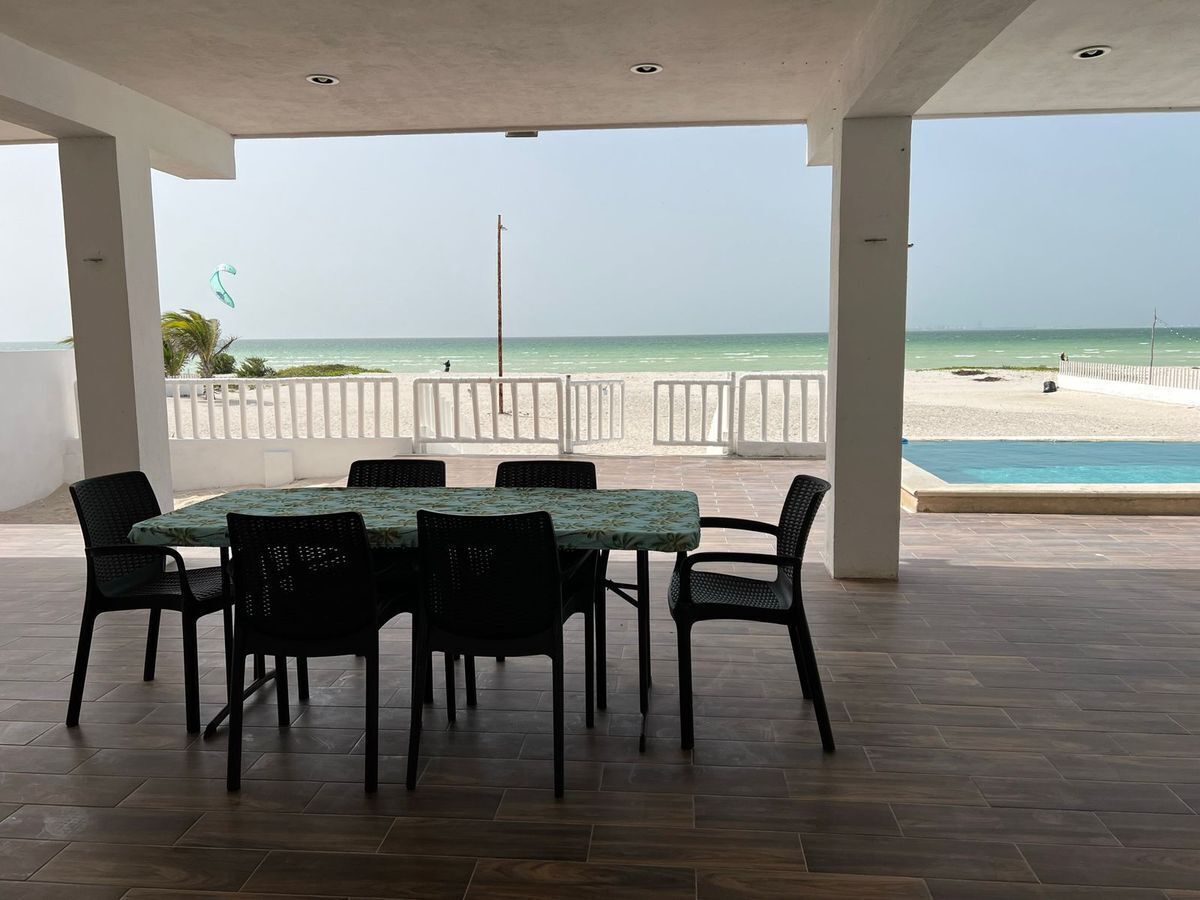 CASA EN RENTA A ORILLA DE PLAYA EN PROGRESO YUCATÁN CON PISCINA Y BAR