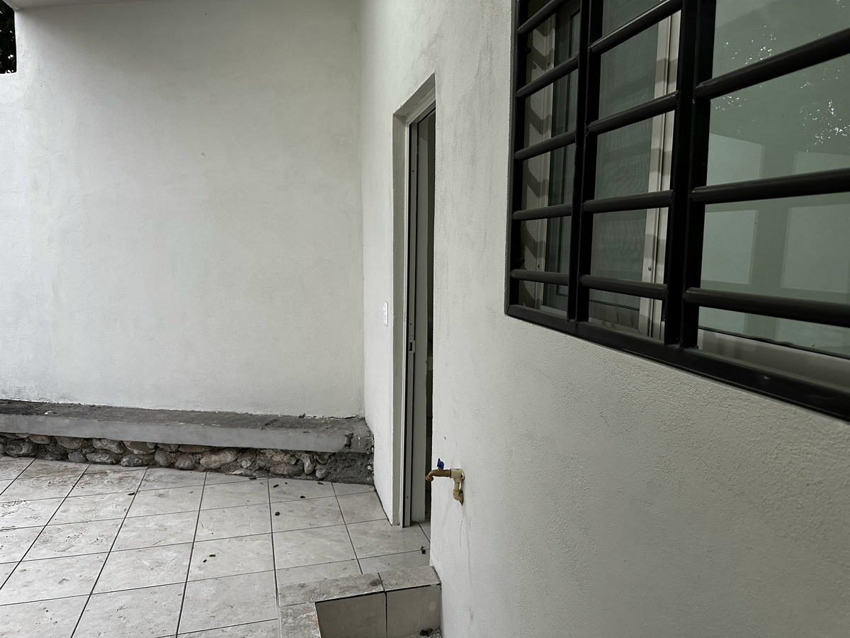 casa-en-renta-con-cuarto-en-planta-baja-colonia-anahuac-san-nicolas-de-los-garza17-15786