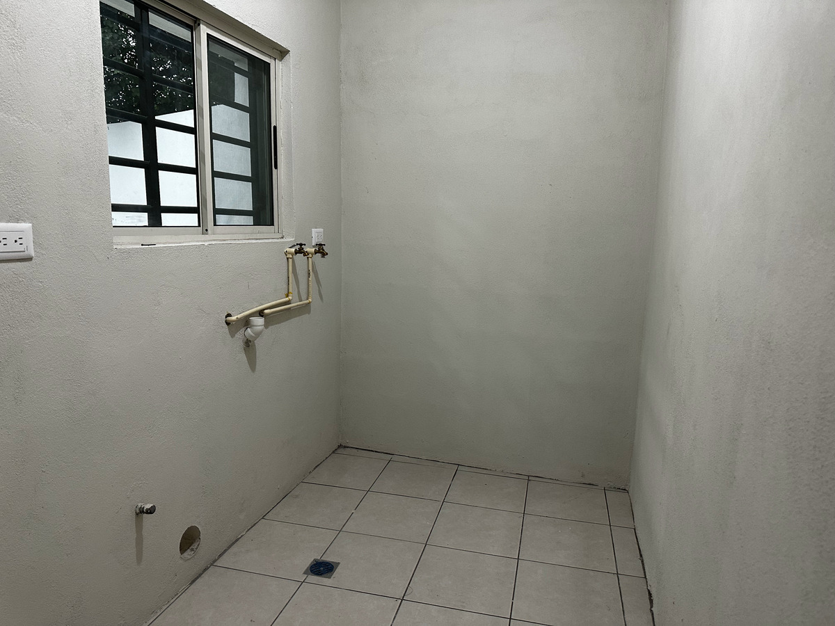 casa-en-renta-con-cuarto-en-planta-baja-colonia-anahuac-san-nicolas-de-los-garza18-15786