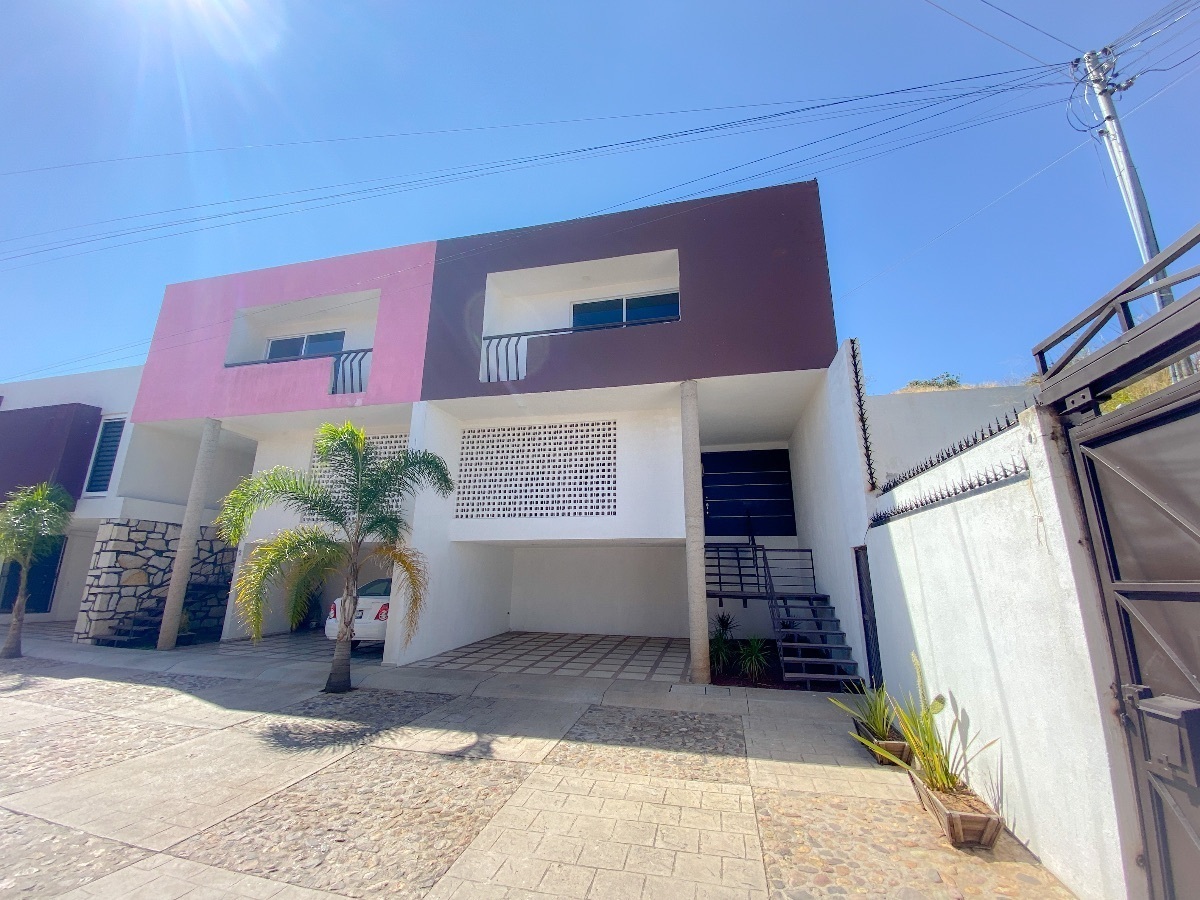 Casa en RENTA en Fraccionamiento La Fragua cerca de Glorieta Santa Fe
