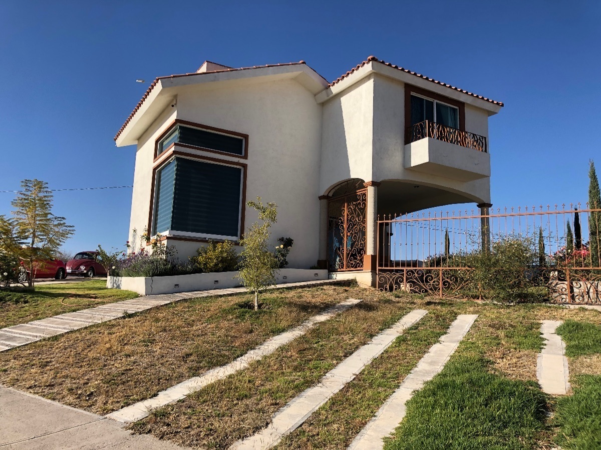 Casa en RENTA en Residencial Vista Cañada