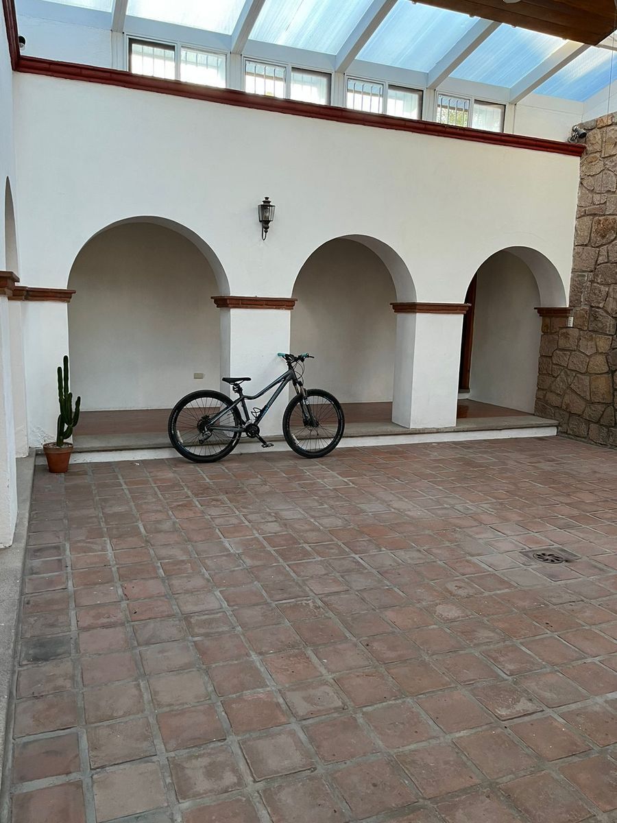 casa-en-renta-zona-residencial-estilo-colonial-cerca-de-avenida-principal14-26997