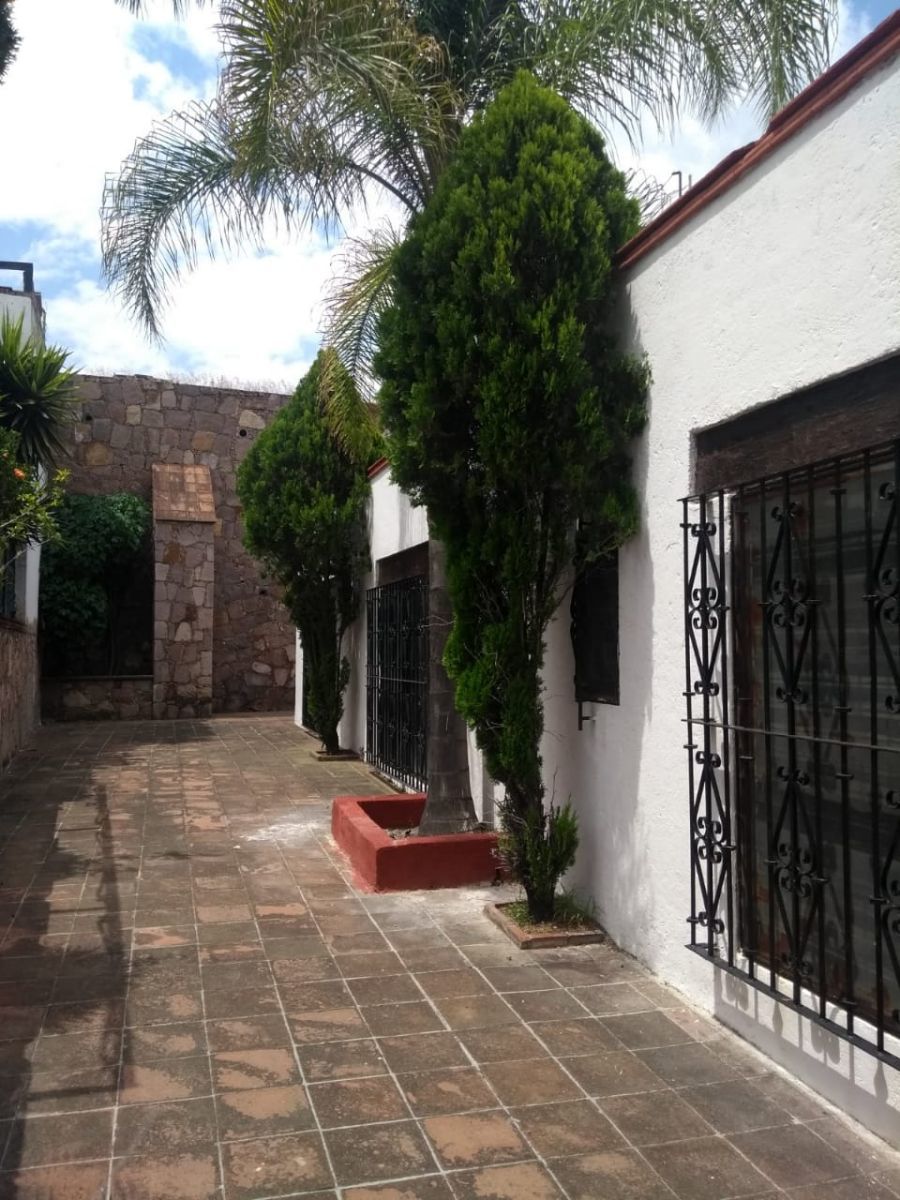 casa-en-renta-zona-residencial-estilo-colonial-cerca-de-avenida-principal5-26997