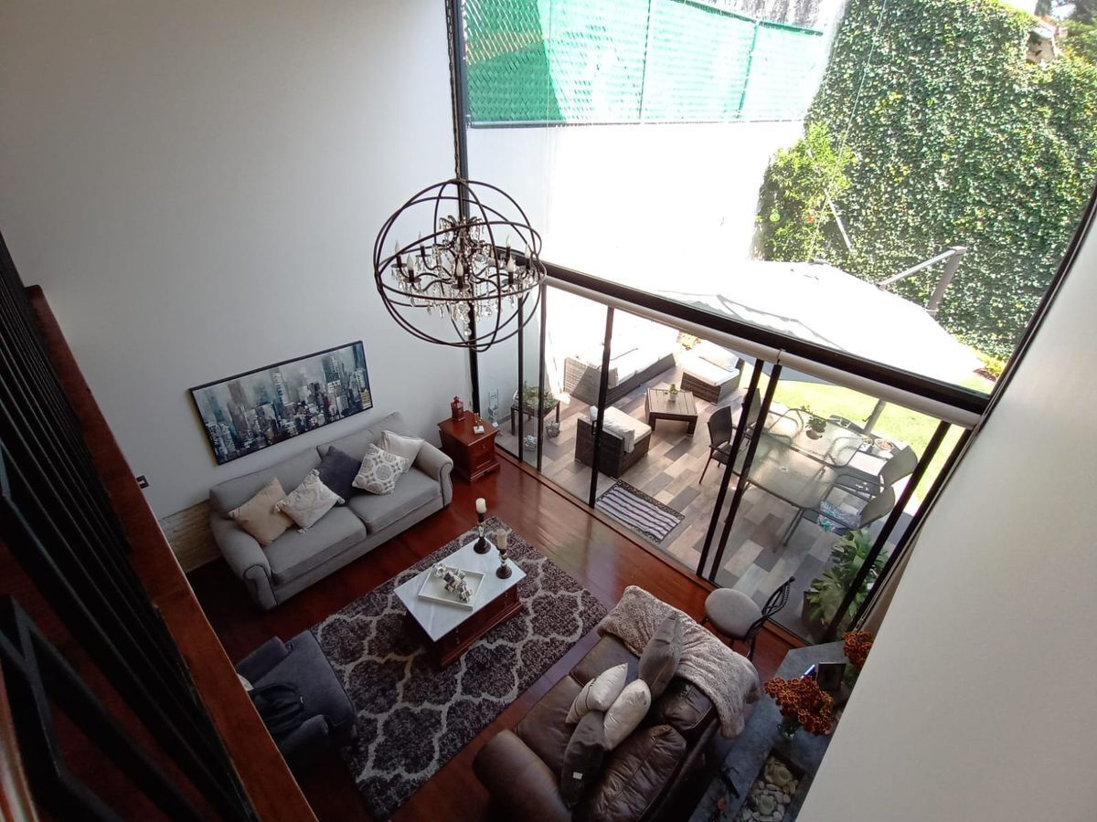 CASA EN VENTA  EN LOMAS DE LAS AGUILAS