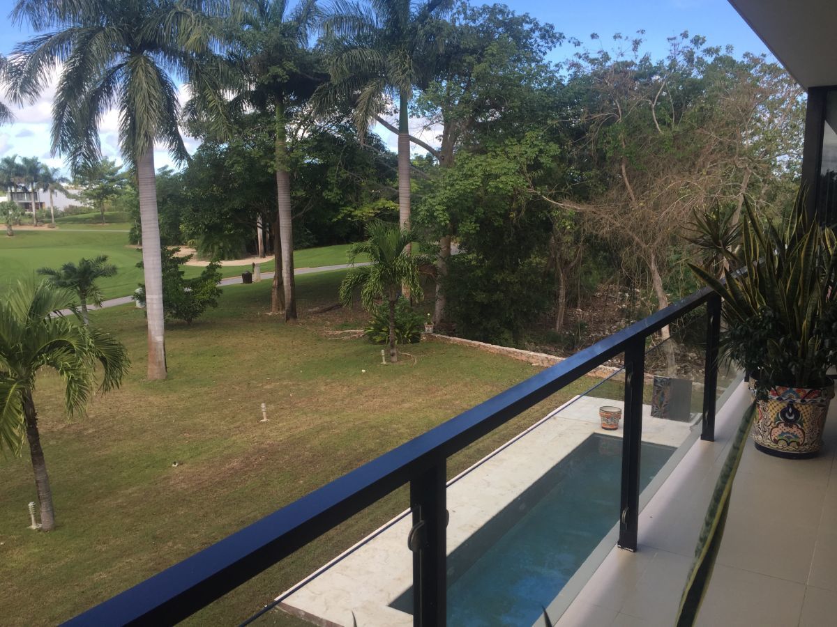 casa-en-venta--en-yucatan-country-club-frente-al-hoyo-8-y-1821-31594