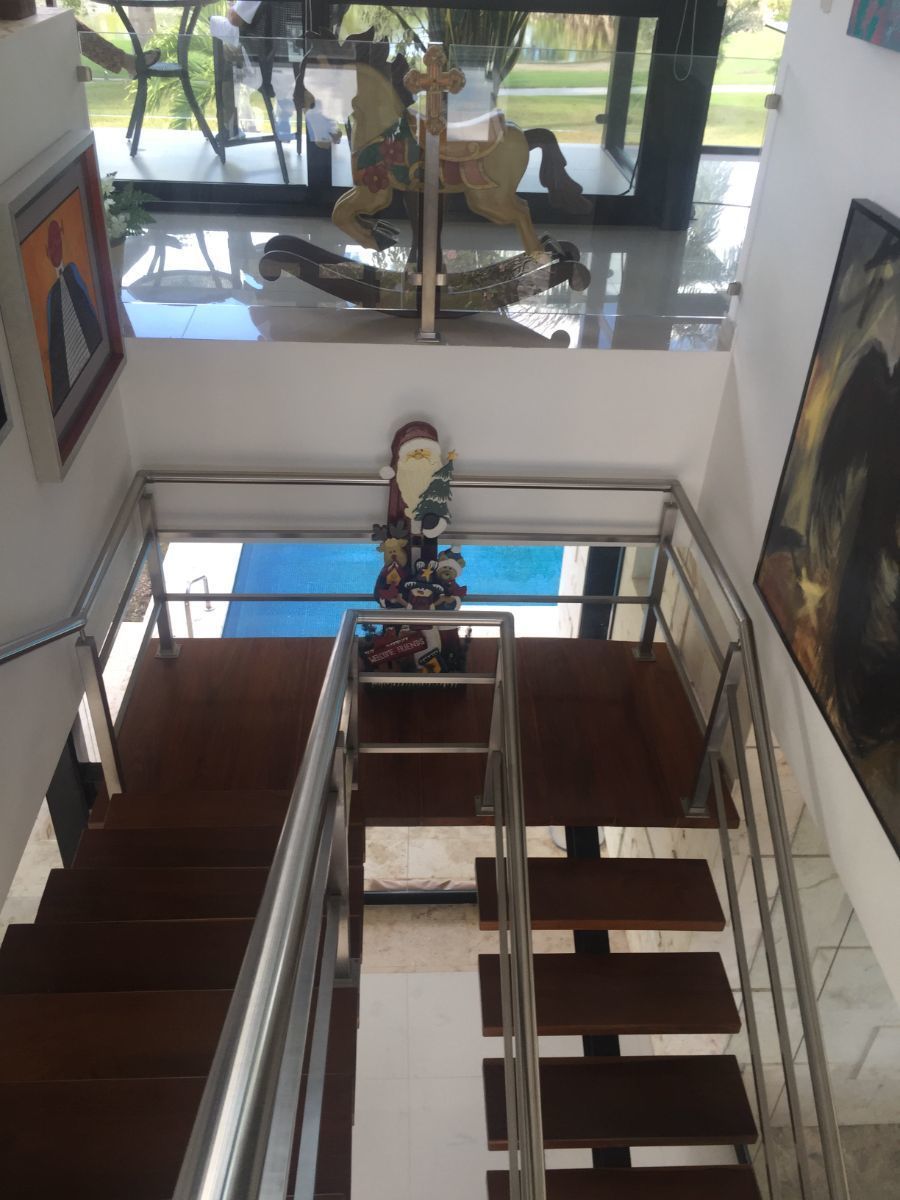 casa-en-venta--en-yucatan-country-club-frente-al-hoyo-8-y-1830-31594