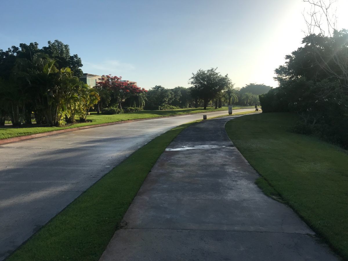 casa-en-venta--en-yucatan-country-club-frente-al-hoyo-8-y-1833-31594