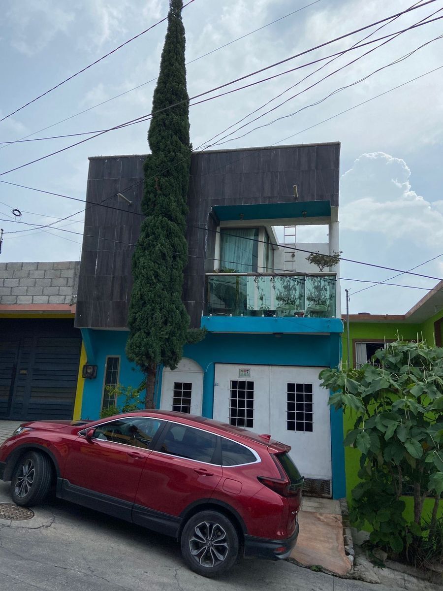 Casa en venta 2 niveles 3 recamaras Fracc. Las Águilas