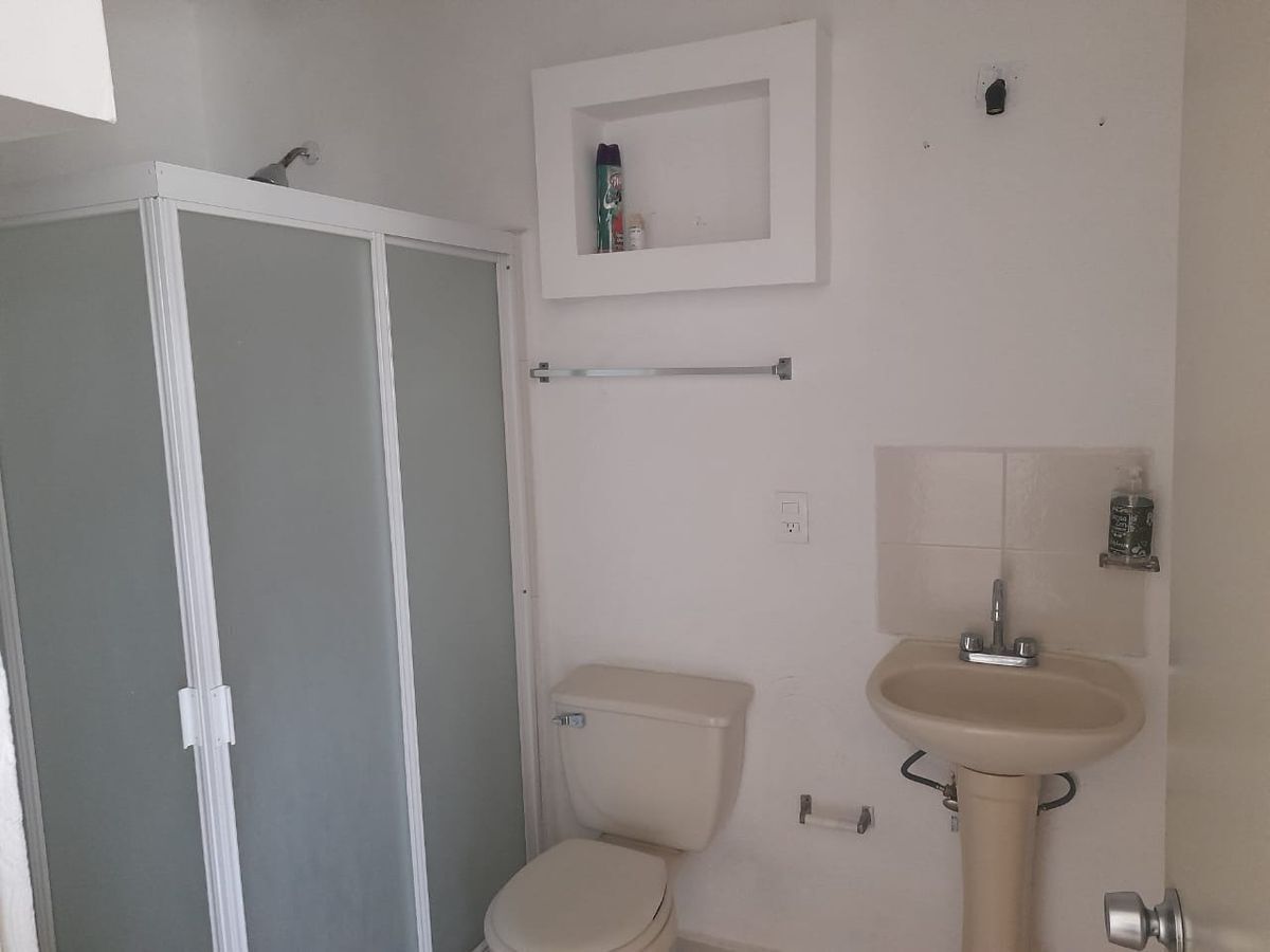 casa-en-venta-brisas-del-pedregal-al-sur-de-len-por-salida-a-eje-metropolitano41-28289
