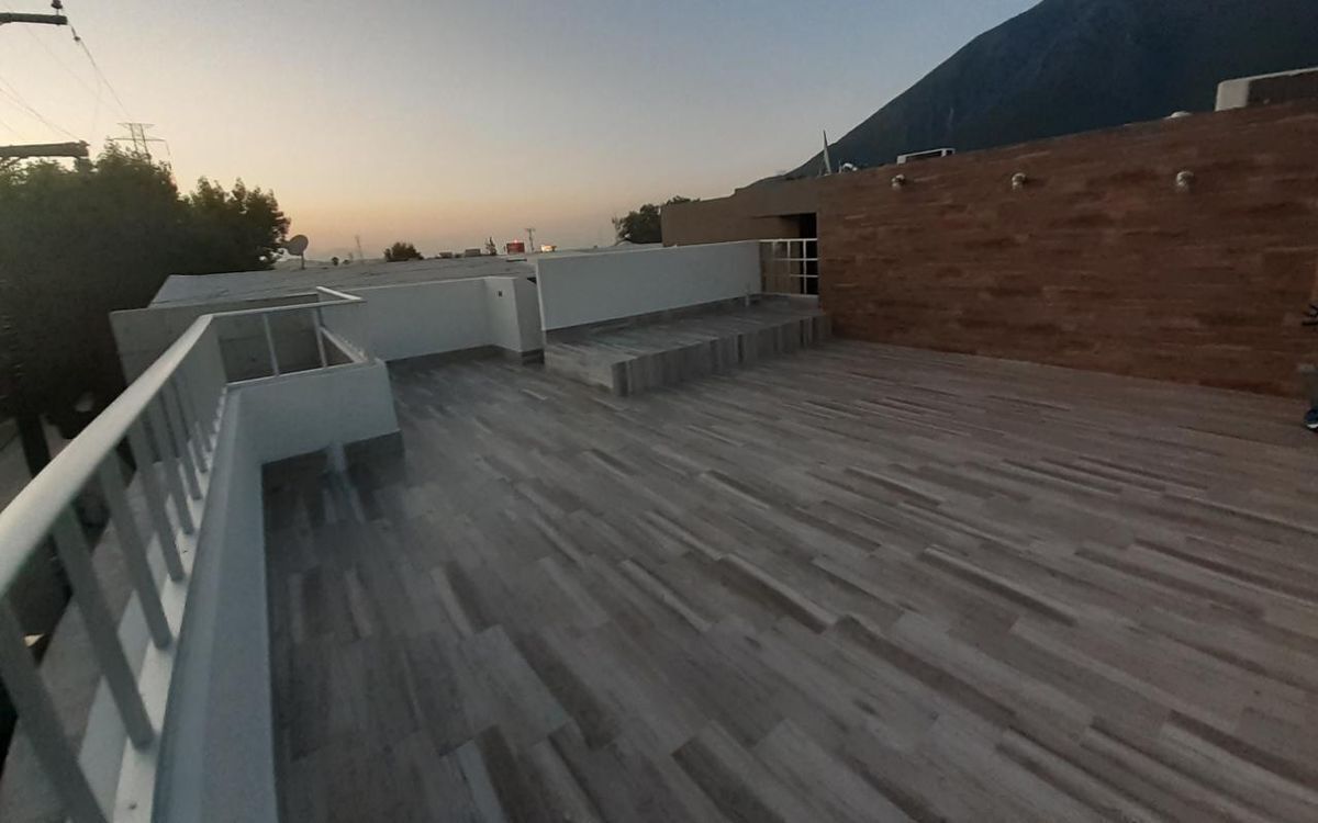 casa-en-venta-cerca-de-valle-oriente-en-esquina12-15106