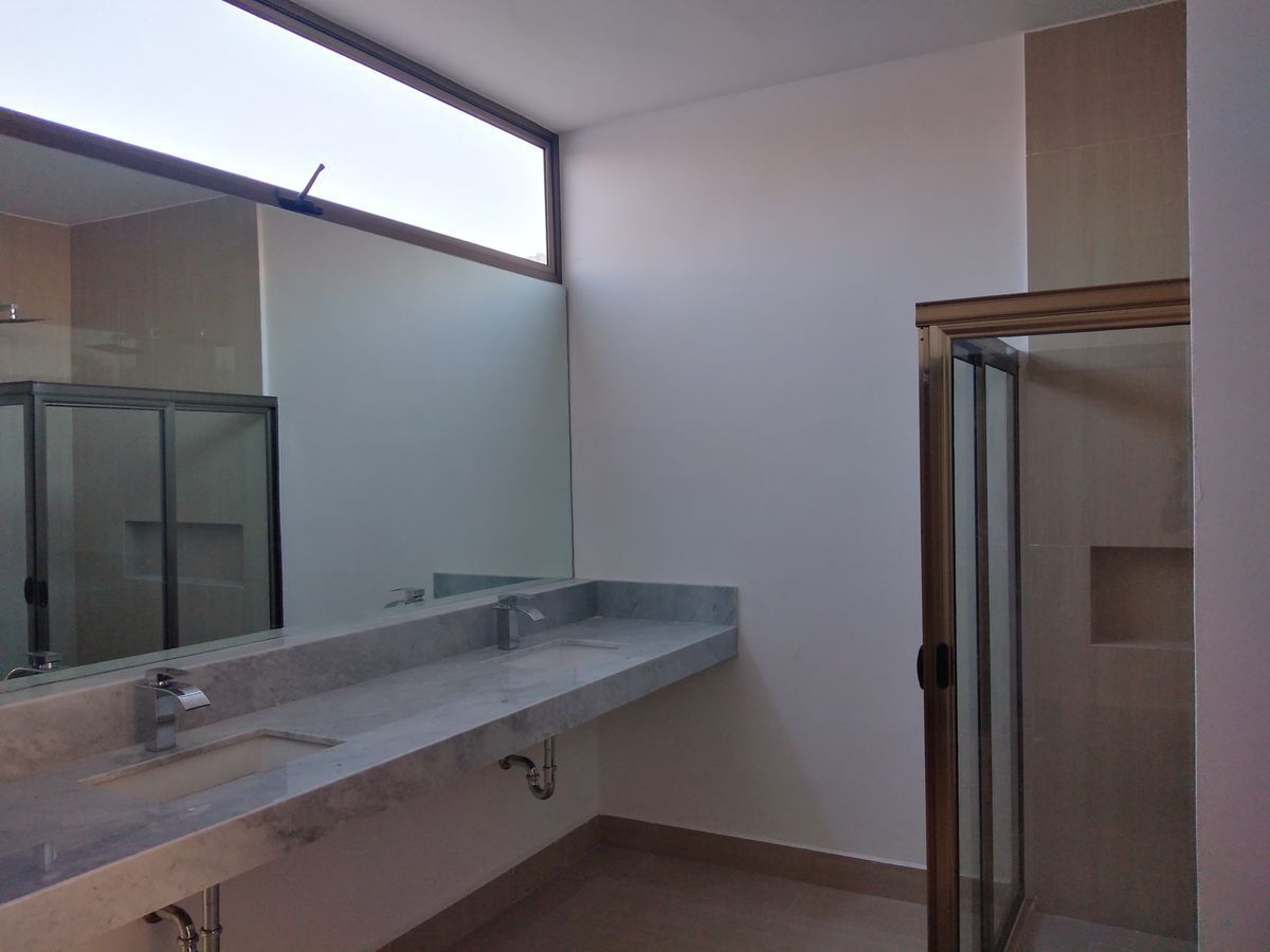 casa-en-venta-con-4-recamaras-una-en-planta-baja-en-terreno-amplio23-13070