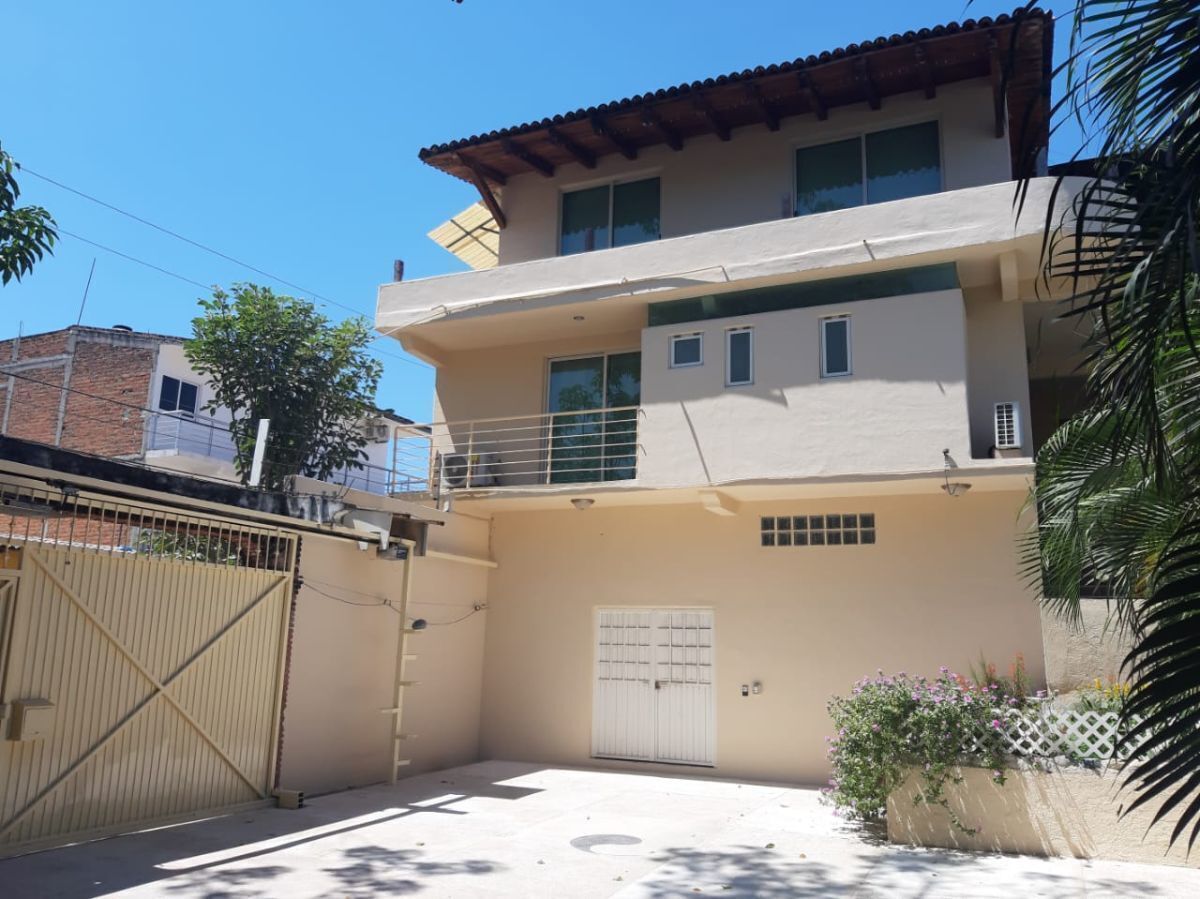 casa-en-venta-con-alberca-en-colonia-independencia-puerto-vallarta2-11763