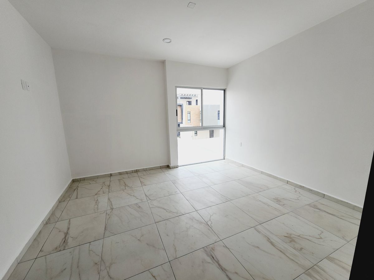 casa-en-venta-con-alberca-en-fraccionamiento-lomas-de-la-rioja8-32141