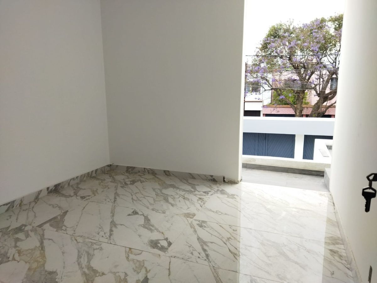 casa-en-venta-con-en-boulevares-totalmente-remodelada10-28058