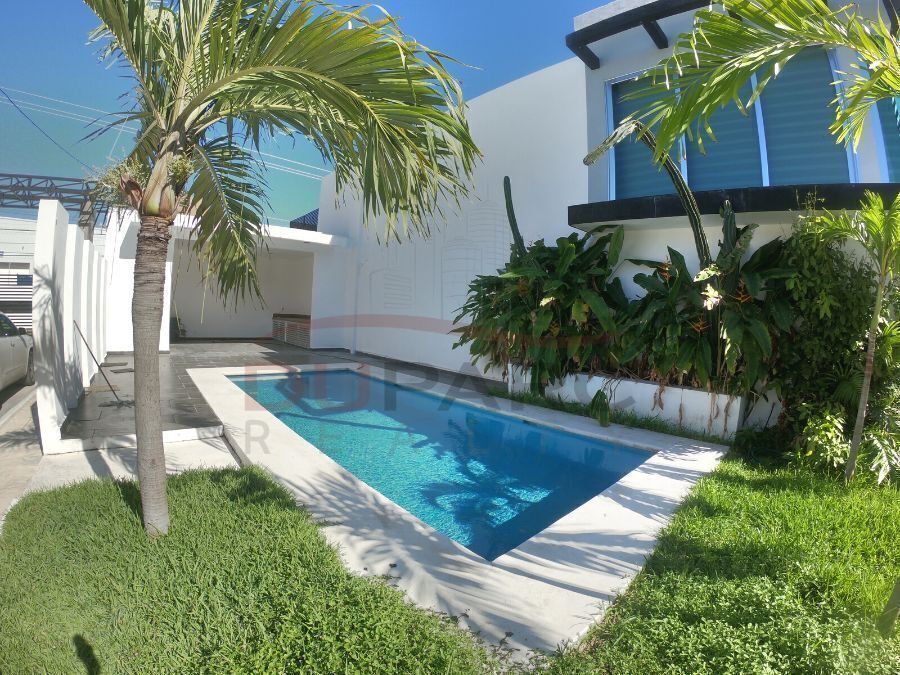 casa-en-venta-con-piscina-en-privada-san-romn-carmen-camp13-13569
