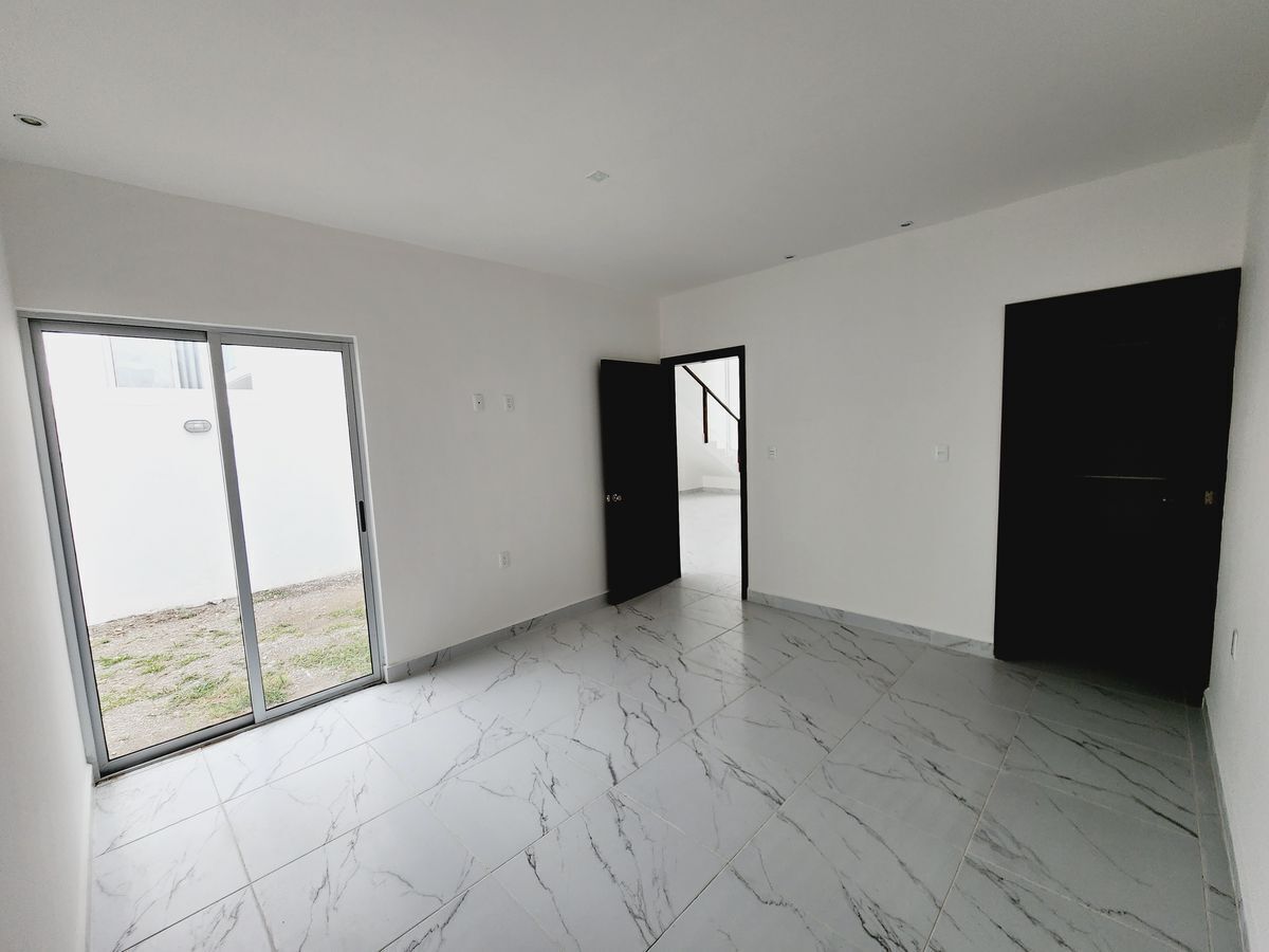 casa-en-venta-con-recamara-en-planta-baja-fraccionamiento-lomas-de-la-rioja8-32134