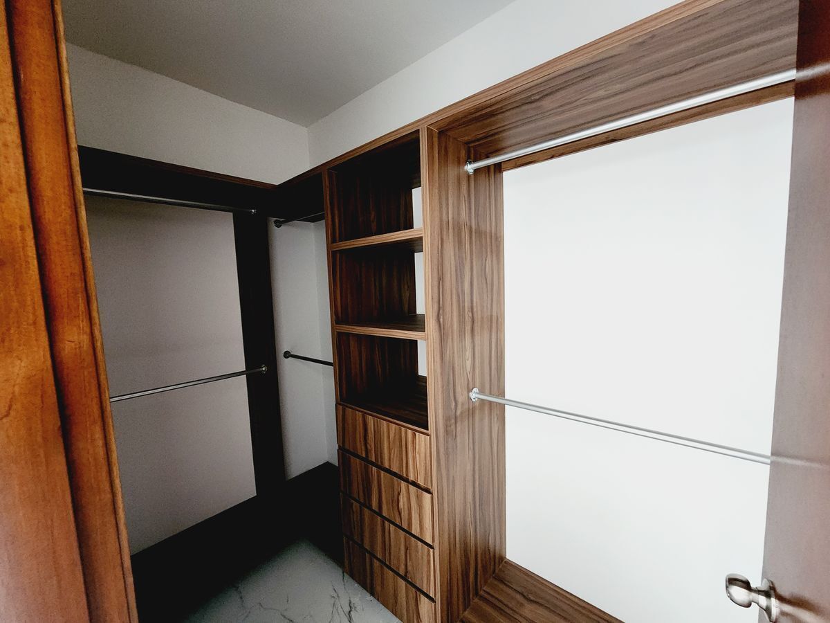 casa-en-venta-con-recamara-en-planta-baja-fraccionamiento-lomas-de-la-rioja9-32134