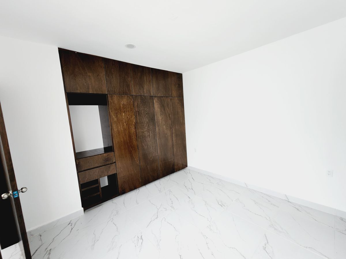 casa-en-venta-con-terraza-y-amplio-jardin-fraccionamiento-lomas-de-la-rioja20-32140